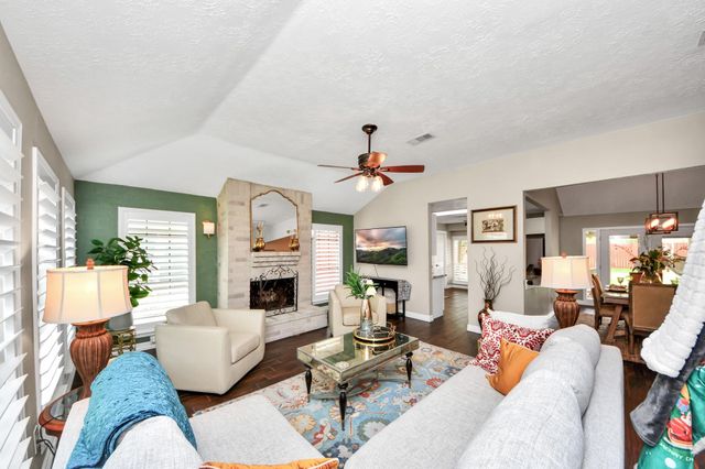 2003 Edinburg Avenue, League City, TX 77573