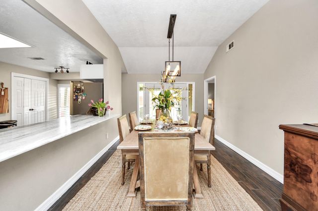 2003 Edinburg Avenue, League City, TX 77573