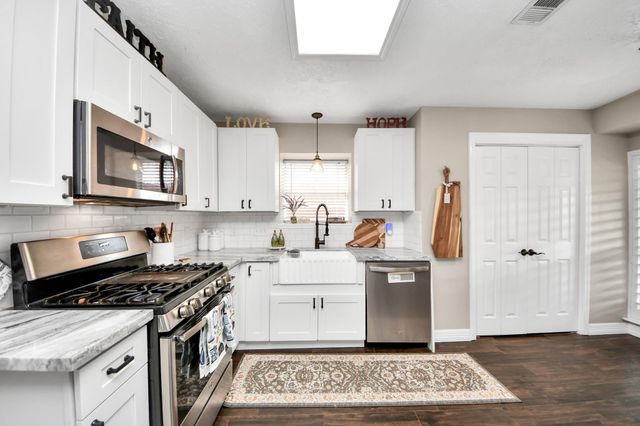 2003 Edinburg Avenue, League City, TX 77573