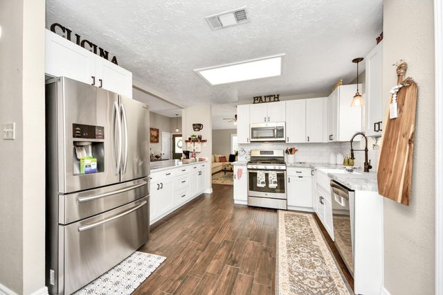 2003 Edinburg Avenue, League City, TX 77573