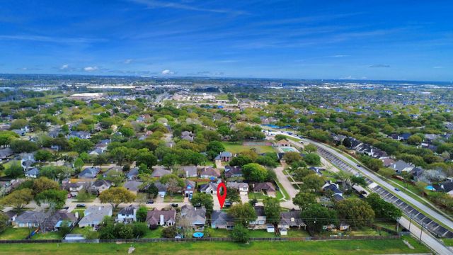 2003 Edinburg Avenue, League City, TX 77573