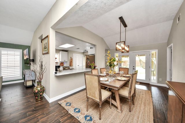 2003 Edinburg Avenue, League City, TX 77573