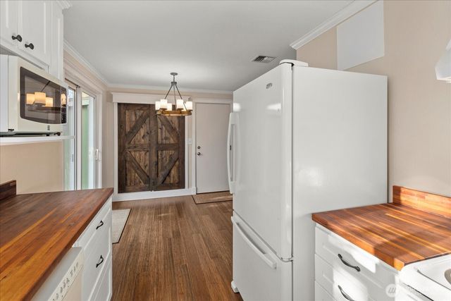 4218 152nd Street SW, Lynnwood, WA 98087