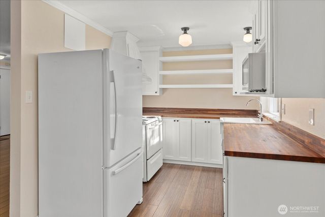 4218 152nd Street SW, Lynnwood, WA 98087