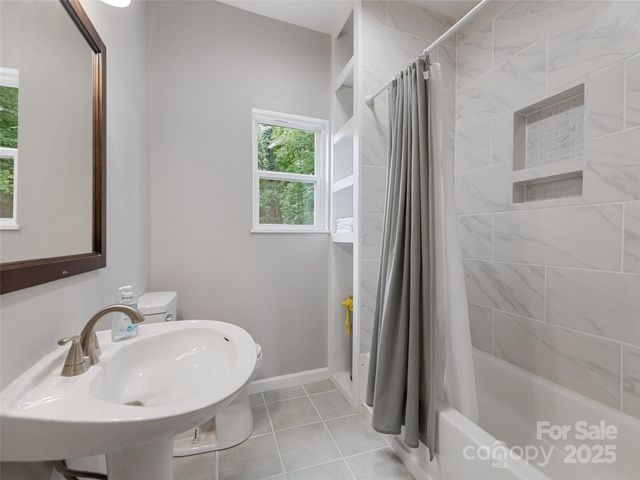 145 Shackford Street 3, Waynesville, NC 28786