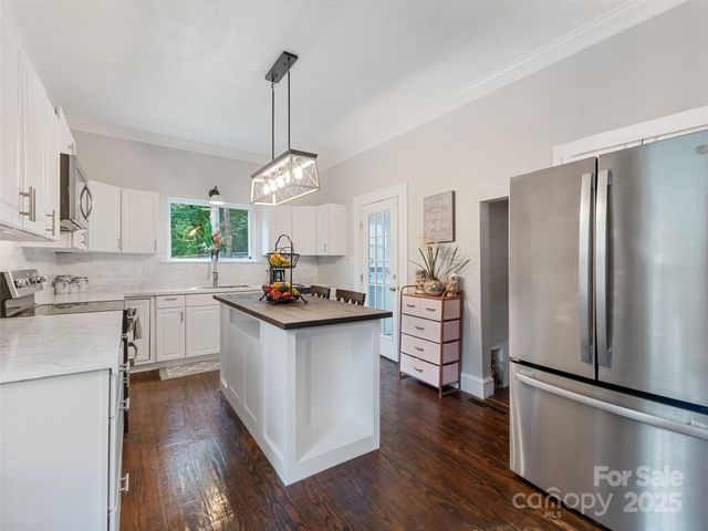 145 Shackford Street 3, Waynesville, NC 28786