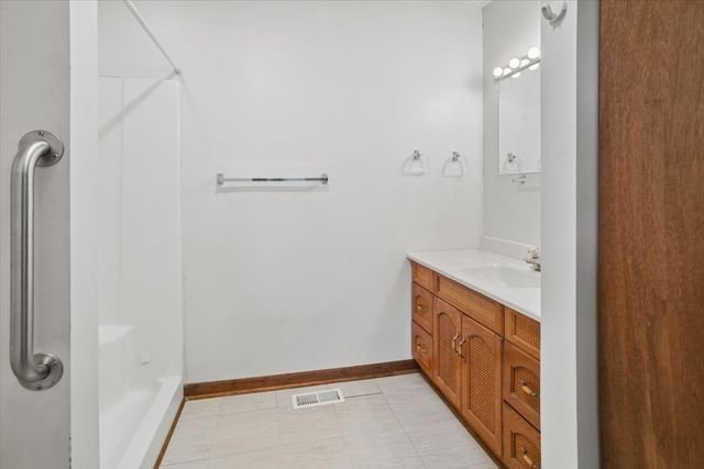 460 W Kathleen Drive, Des Plaines, IL 60016