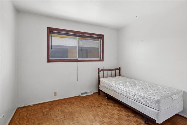 460 W Kathleen Drive, Des Plaines, IL 60016