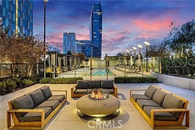 889 Francisco 3206, Los Angeles, CA 90017