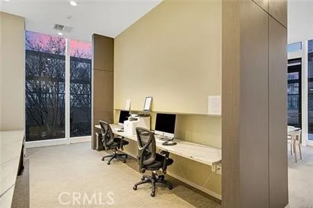 889 Francisco 3206, Los Angeles, CA 90017