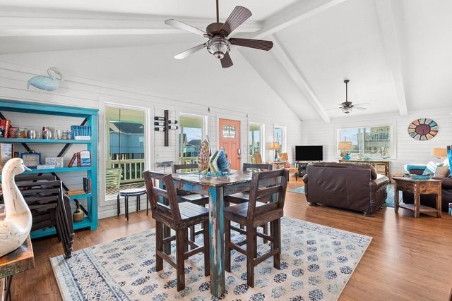 2406 Avenue P, San Leon, TX 77539