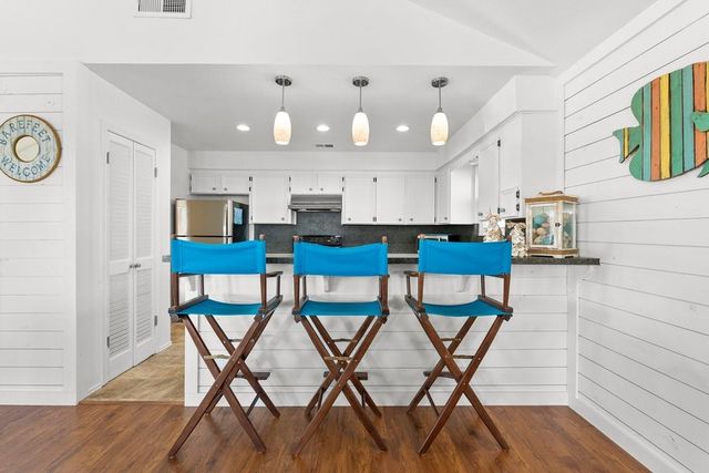 2406 Avenue P, San Leon, TX 77539