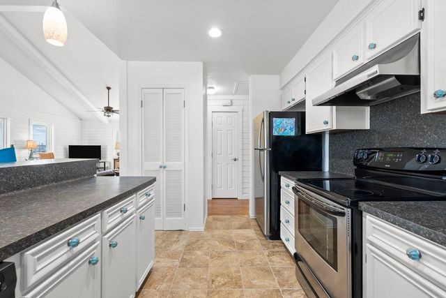 2406 Avenue P, San Leon, TX 77539