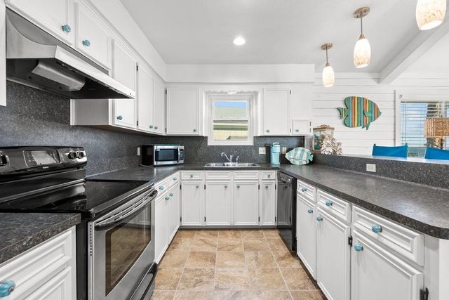 2406 Avenue P, San Leon, TX 77539