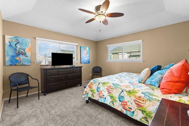 2406 Avenue P, San Leon, TX 77539