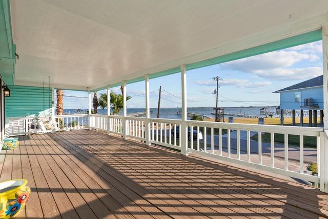 2406 Avenue P, San Leon, TX 77539