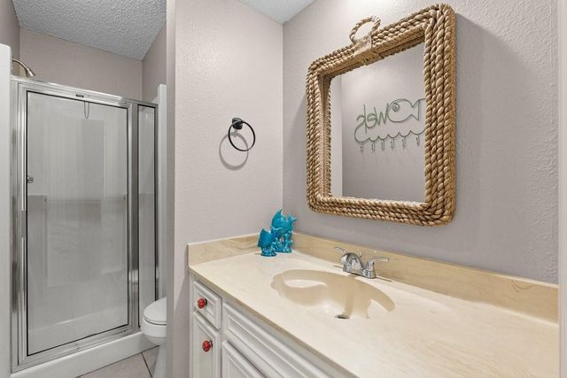 2406 Avenue P, San Leon, TX 77539