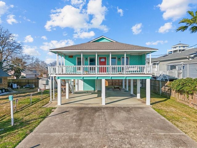 2406 Avenue P, San Leon, TX 77539