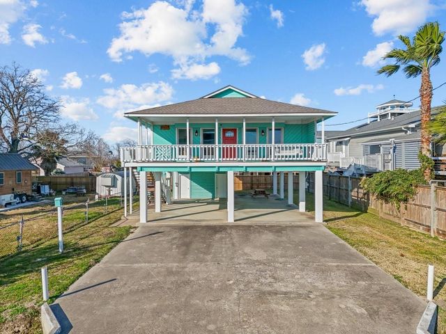 2406 Avenue P, San Leon, TX 77539