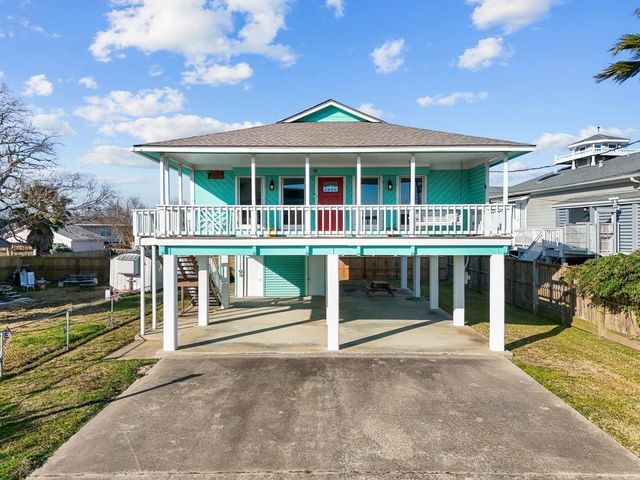 2406 Avenue P, San Leon, TX 77539