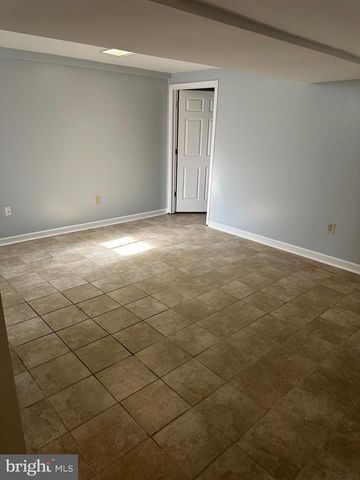 1049 OLD FORGE RD, New Castle, DE 19720