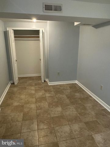 1049 OLD FORGE RD, New Castle, DE 19720