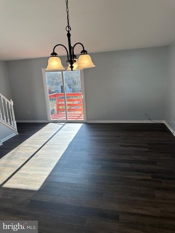 1049 OLD FORGE RD, New Castle, DE 19720