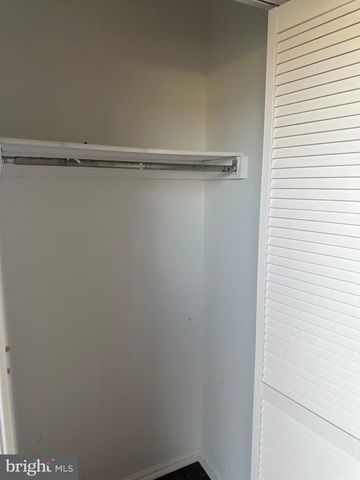 1049 OLD FORGE RD, New Castle, DE 19720