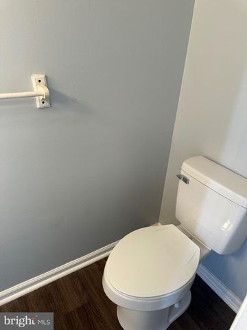 1049 OLD FORGE RD, New Castle, DE 19720