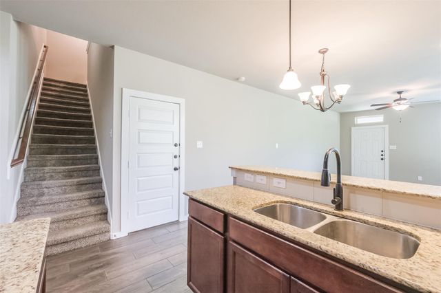 121 Wickersham A, Conroe, TX 77304