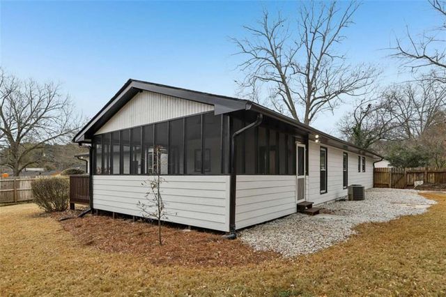 538 Stanton Woods Dr SE, Conyers, GA 30094