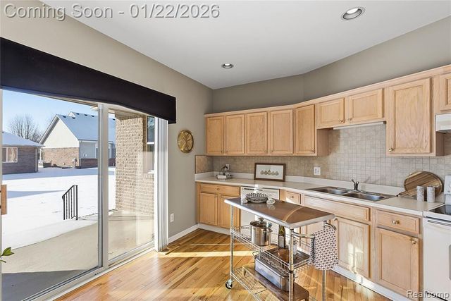 13516 Trotters Lane, Sterling Heights, MI 48313