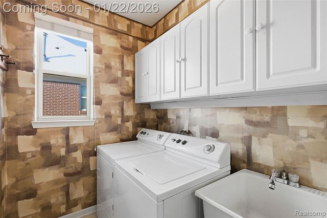 13516 Trotters Lane, Sterling Heights, MI 48313