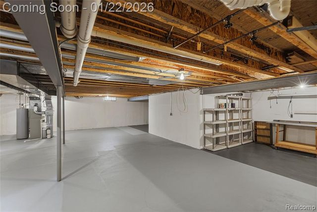 13516 Trotters Lane, Sterling Heights, MI 48313