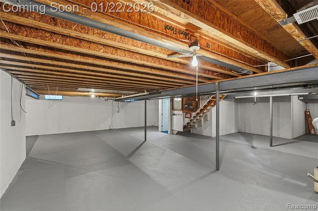 13516 Trotters Lane, Sterling Heights, MI 48313