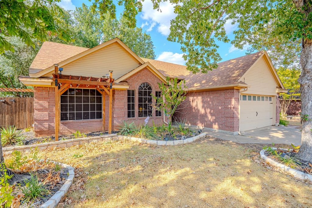 1522 Hayloft Lane, Granbury, TX 76048 — exterior