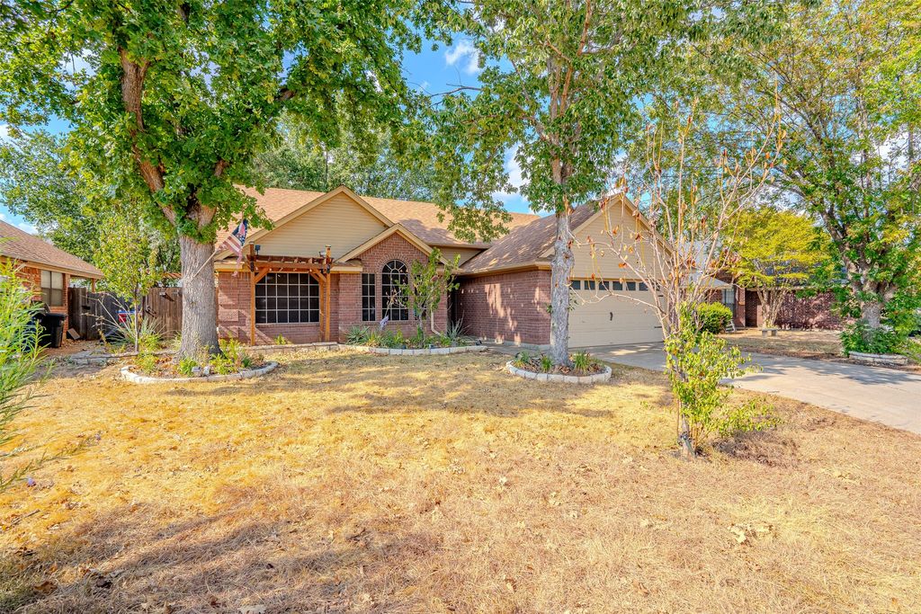 1522 Hayloft Lane, Granbury, TX 76048 — photo 2
