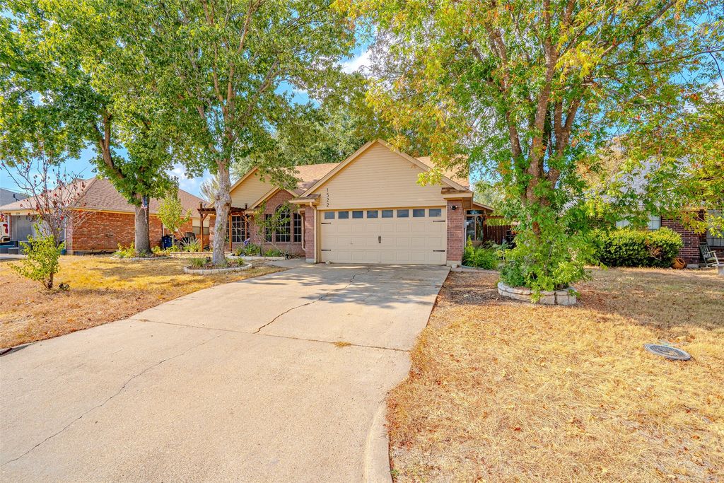 1522 Hayloft Lane, Granbury, TX 76048 — photo 3