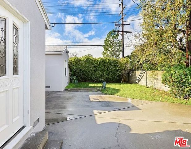 16857 Halper Street, Encino, CA 91436