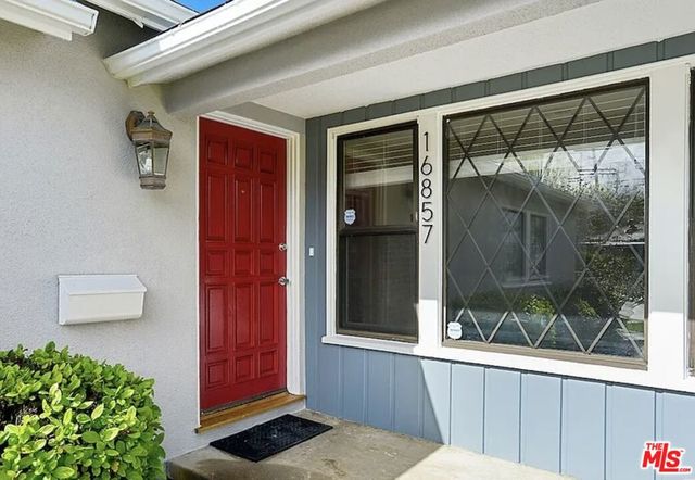 16857 Halper Street, Encino, CA 91436