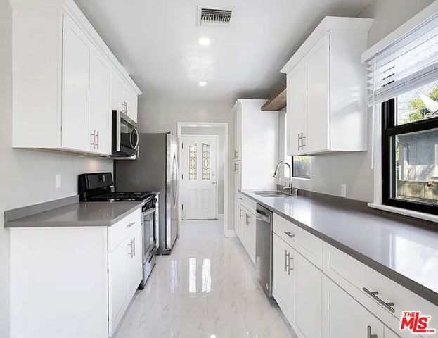16857 Halper Street, Encino, CA 91436