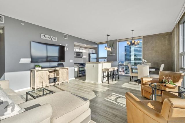 321 10th Ave 2108, San Diego, CA 92101