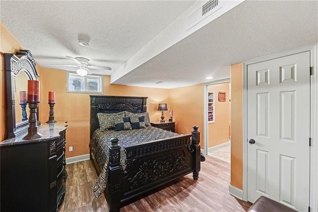 4005 SW Homestead Drive, Lee's Summit, MO 64082