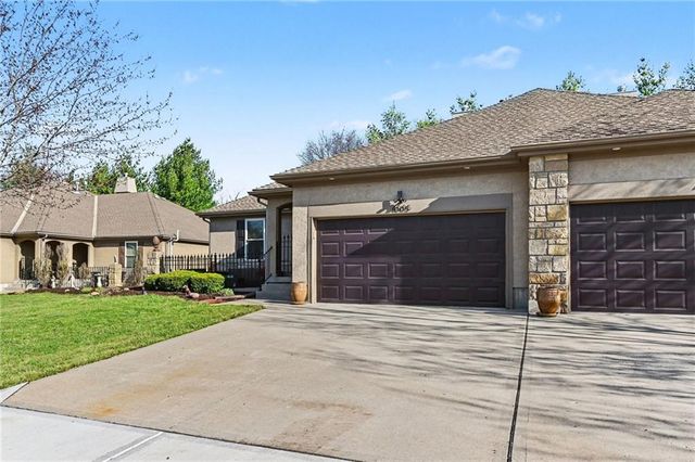 4005 SW Homestead Drive, Lee's Summit, MO 64082