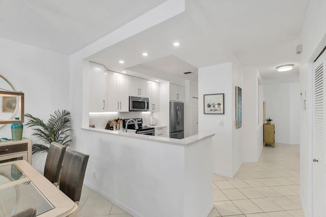 4212 SW 11th Street, Deerfield Beach, FL 33442