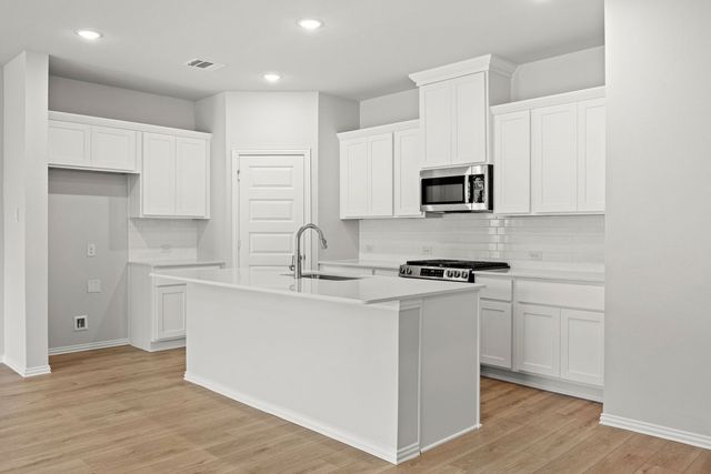 3204 Kingdom Drive, Denton, TX 76208