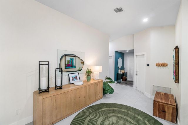 4020 NW 2nd Court, Delray Beach, FL 33445