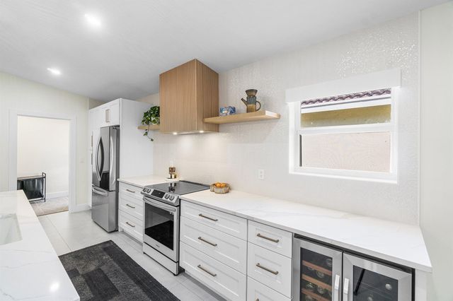 4020 NW 2nd Court, Delray Beach, FL 33445