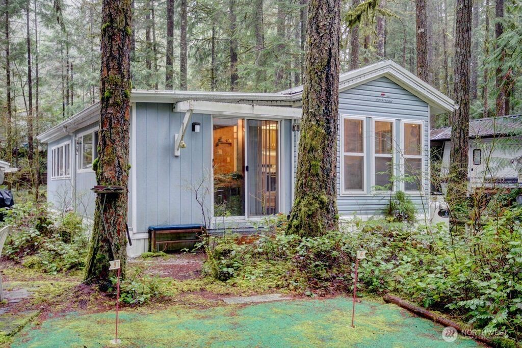 243 Schinn Canyon Court, Deming, WA 98244