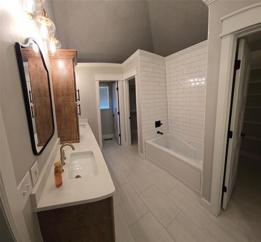 1520 W Agate Way, Mustang, OK 73064
